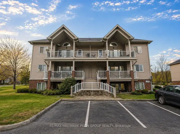 157 Crestway Dr #F, Ottawa, ON K2G 7C7