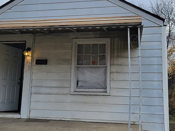 8672 Greenview Ave, Detroit, MI 48228
