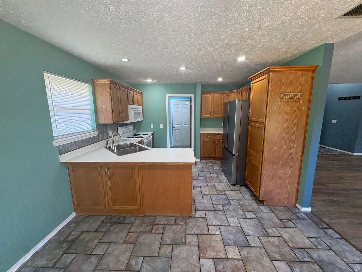 Welcome Home! Don't Miss This One — Photo 4