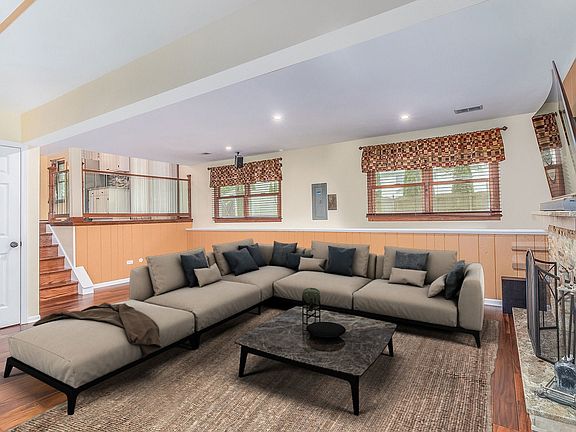 4th image of 525 Ca Crest Dr