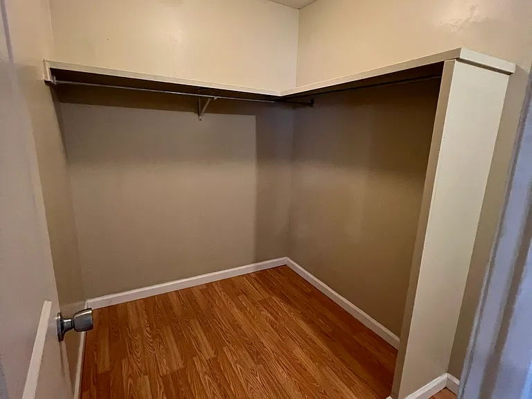 2366 Trafalgar Dr — Photo 18