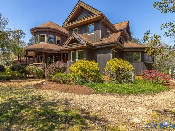 176 Baypointe Ct, Reedville, VA 22539