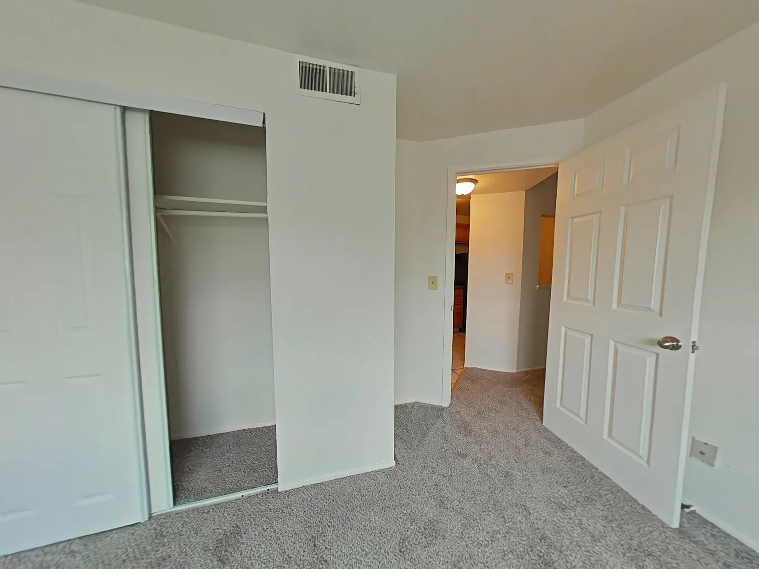 1 bed, $755 — Photo 2
