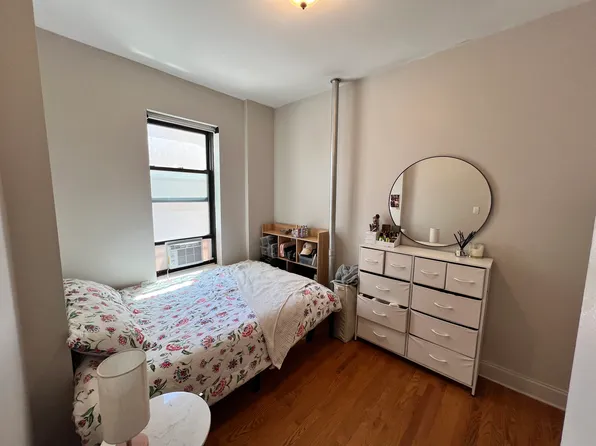 1580 President Street 8 image 3 of 14