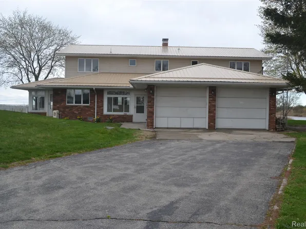 2216 E Bay Ridge Dr, Au Gres, MI 48703