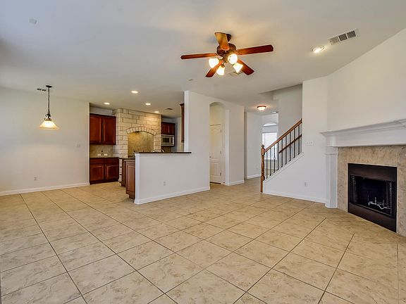 4th image of 706 Wood Mesa Ct