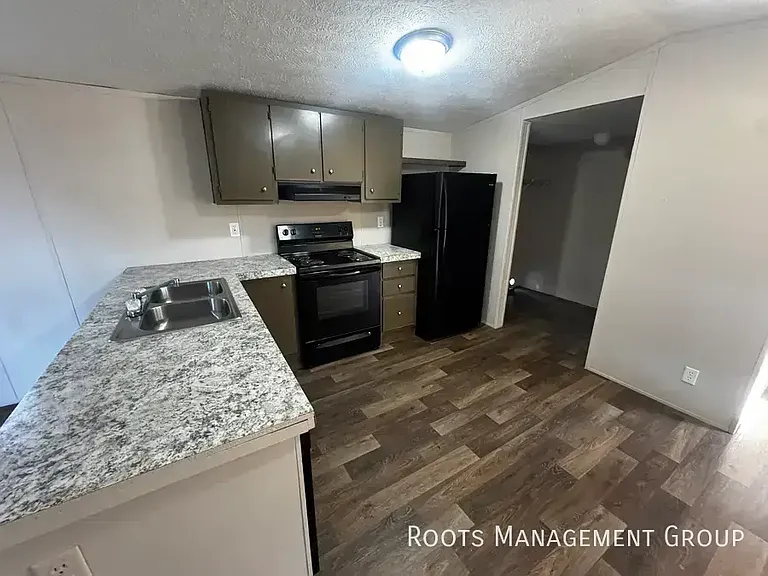 85 Sue St #85S — Photo 3