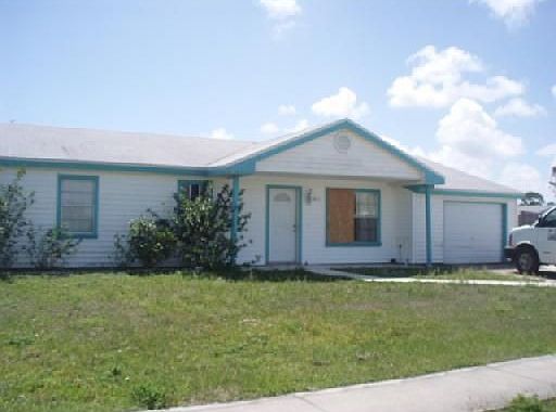 1st image of 1033 Schumann Dr