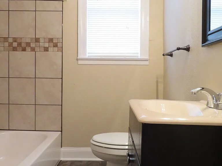 943 Biggs St — Photo 7