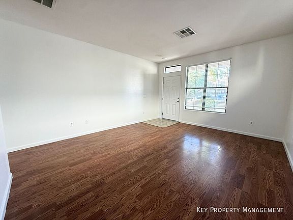 3rd image of 4834 Villa Pescara St