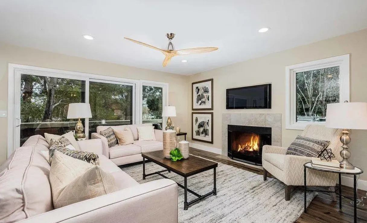 3 bed, 2.5 bath, 1708 sqft, $4,500 — Photo 4