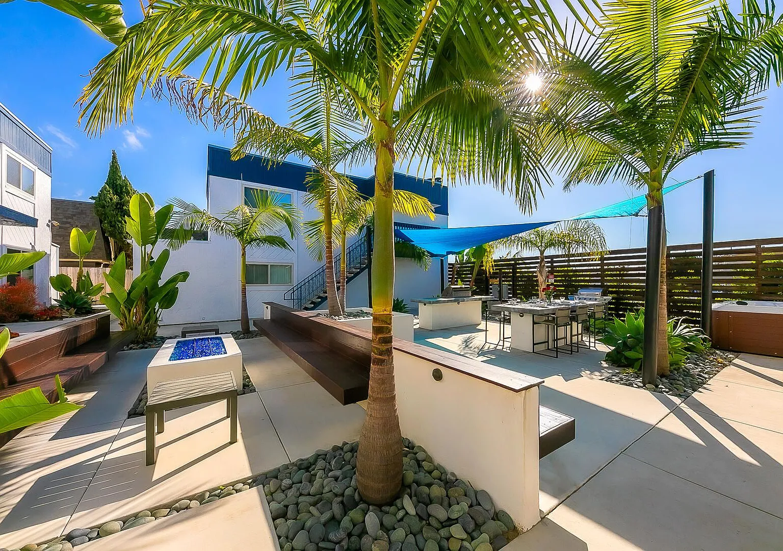 2br/2ba Remodeled Unit W/ 2 Assigned Parking Spots, Fully Gated Complex Available In Pb — Photo 3