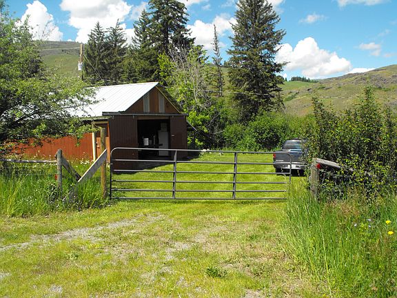 Street view 3-car Garage