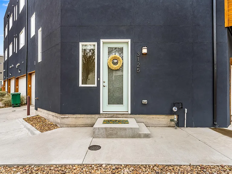 3125 W 19th Ave — Photo 2