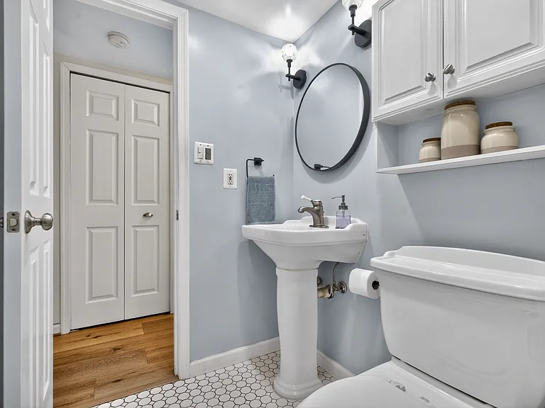 29 14th St NE #29 — Photo 11