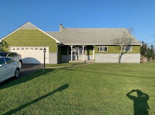 93 Bellhaven Rd, Brookhaven, NY 11719