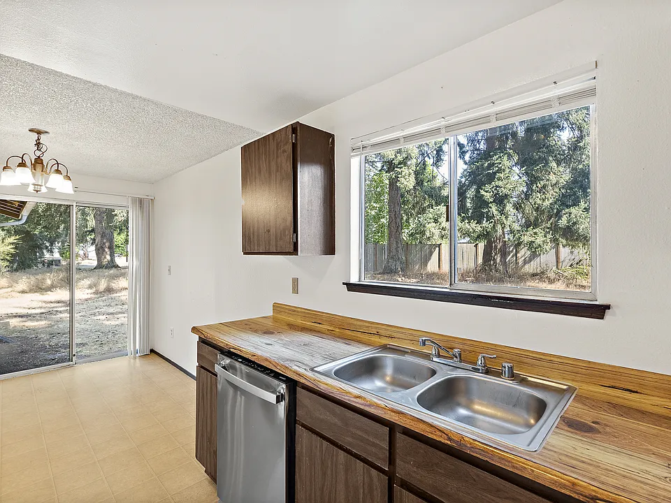 1507 150th Street Ct S