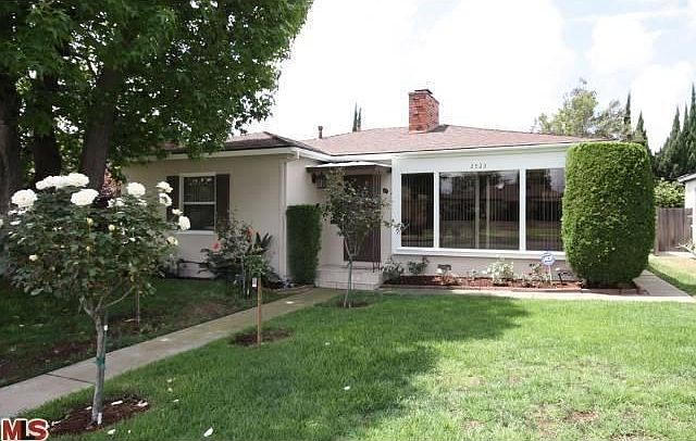 1st image of 2823 S Bentley Ave