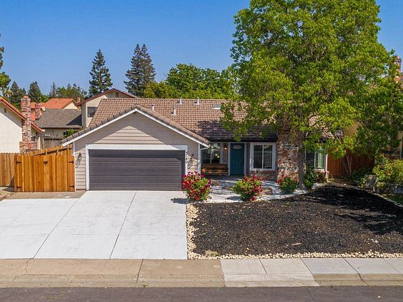4th image of 3140 Azevedo Dr