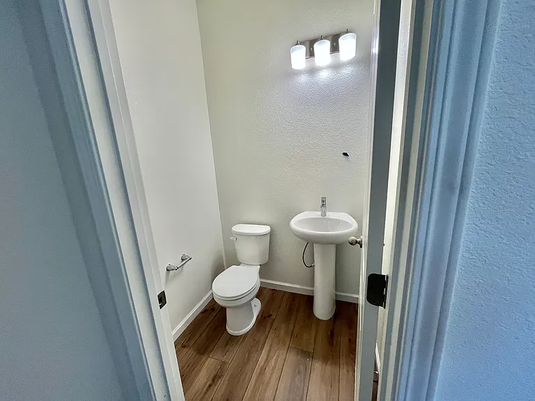 350 Miramar Dr — Photo 13