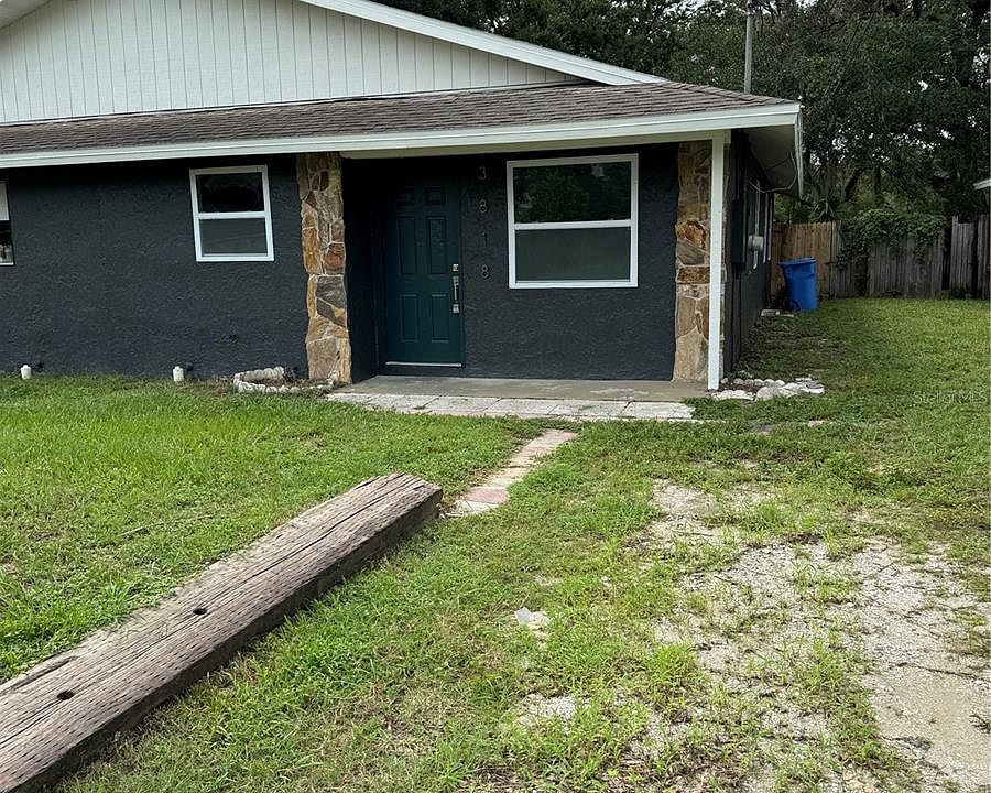 3818 Valley Tree