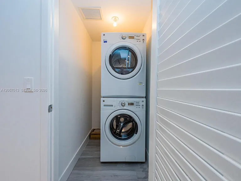 1010 Brickell Ave #3701 — Photo 30
