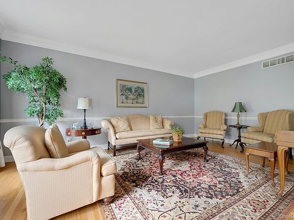5th image of 34 Eagle Court