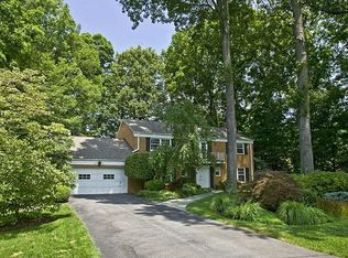 2 Arrowood Ter, Bethesda, MD 20817