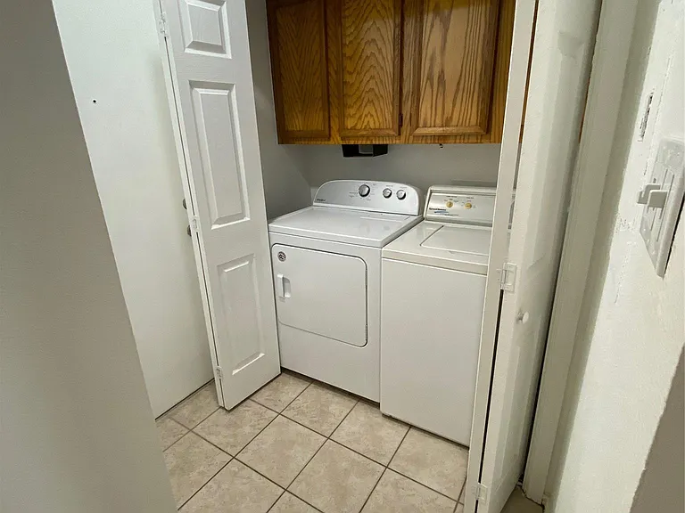 1304B Conway Dr — Photo 10