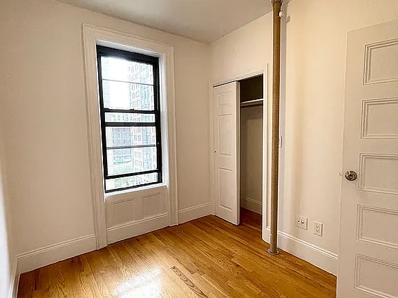 4th image of 200 W 95th St #5A