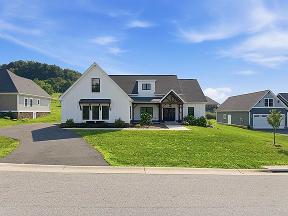 2nd image of 165 Rolling Oaks Dr