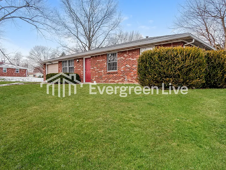 10402 Chris Dr — Photo 2