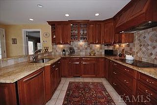 4th image of 6 Granite Brook Dr