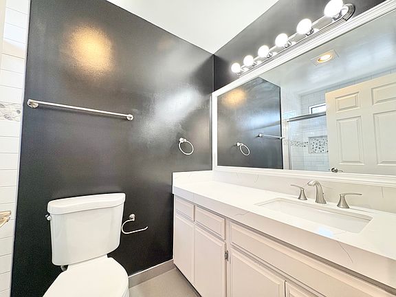 3rd image of 6204 Fulton Ave #3