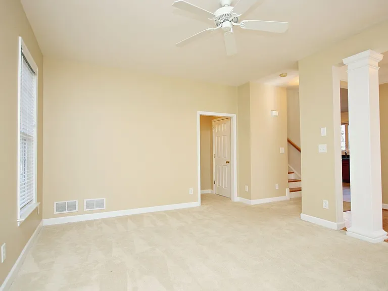 5496 Hill Top St — Photo 6