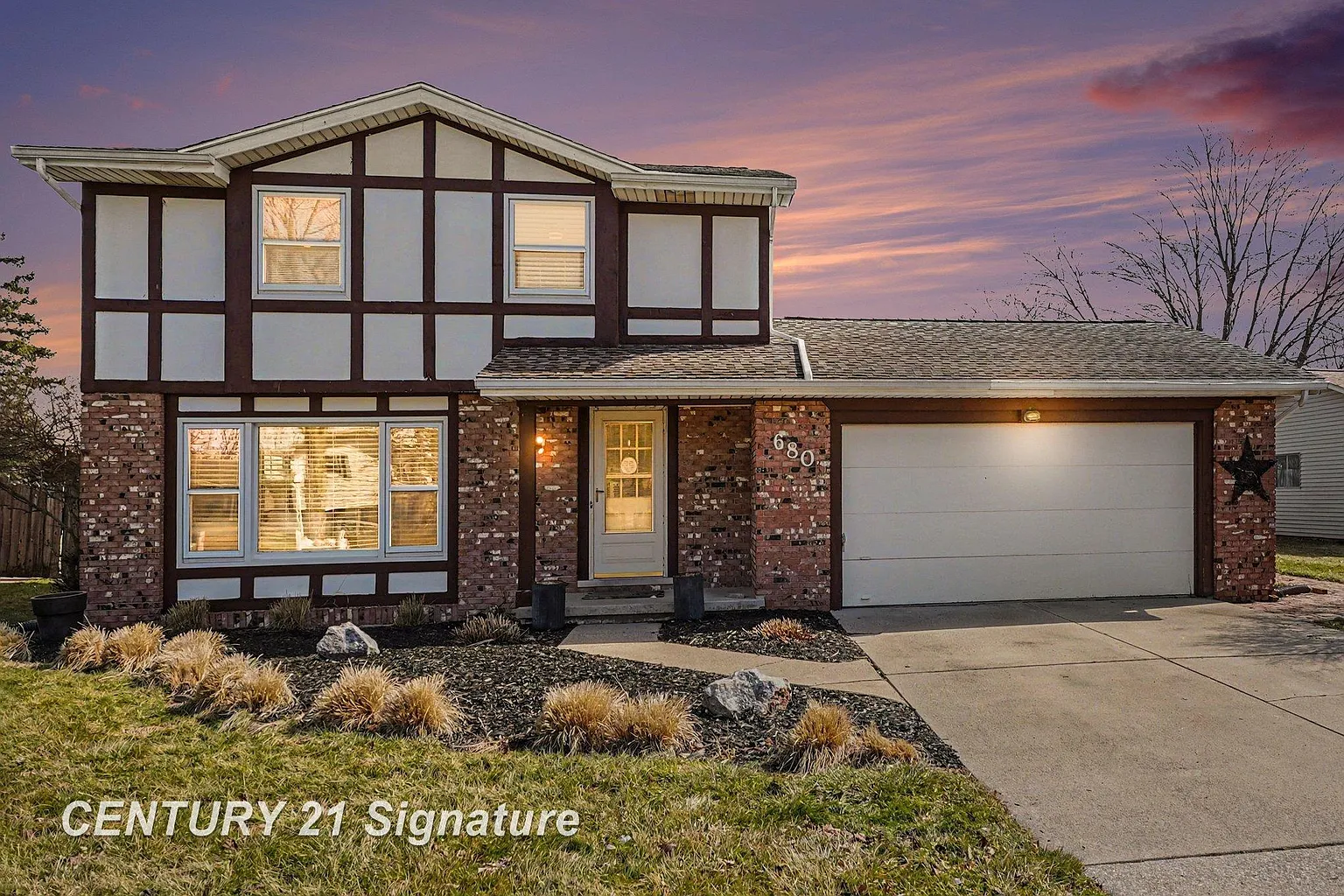 680 N Frost Dr photo 1