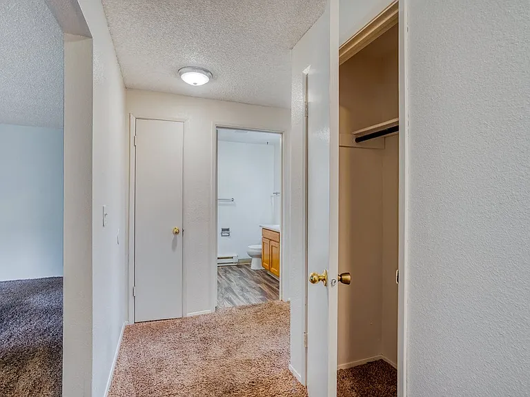 Stafford Court Apartments — Photo 7
