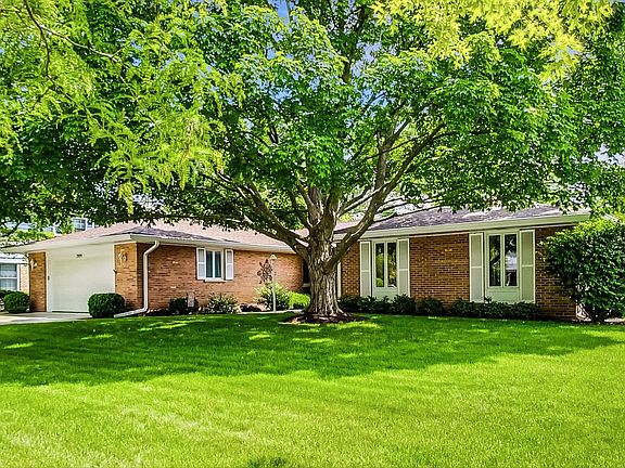 2nd image of 2909 Floral Dr