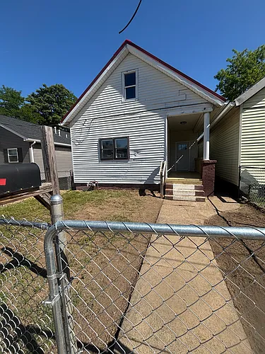 1319 Cody St Photo 1