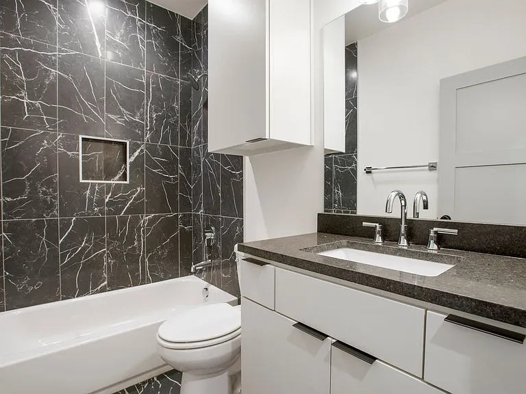 Quaker Condos - $300 Off Immediate Move-Ins! — Photo 39