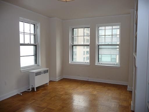 2nd image of 1640 E 50th St APT 16B