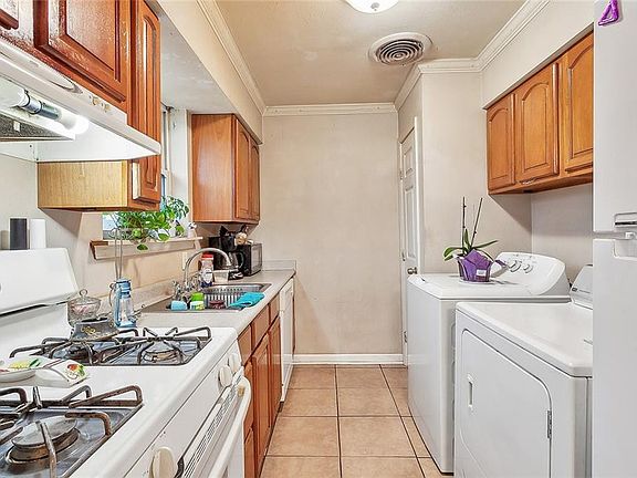 5th image of 2601 Ridgefield Dr