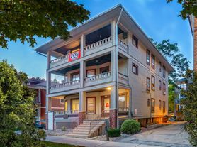 1602-6 Hoyt St