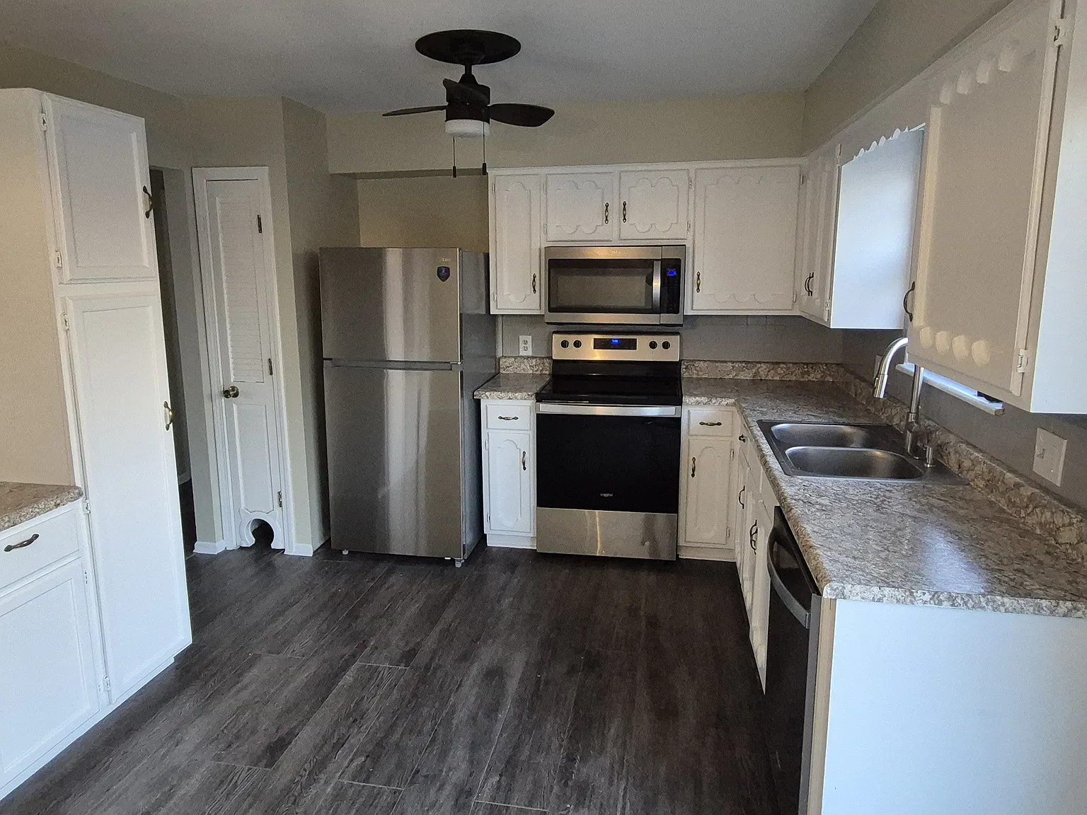 3 bed, 1360 sqft, $1,875 — Photo 4