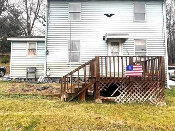 209 Hill Dr, Sherrodsville, OH 44675