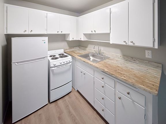 5th image of 12315 28th Ave NE #212