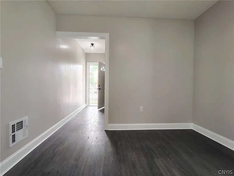 1539 Taylor Ave — Photo 1