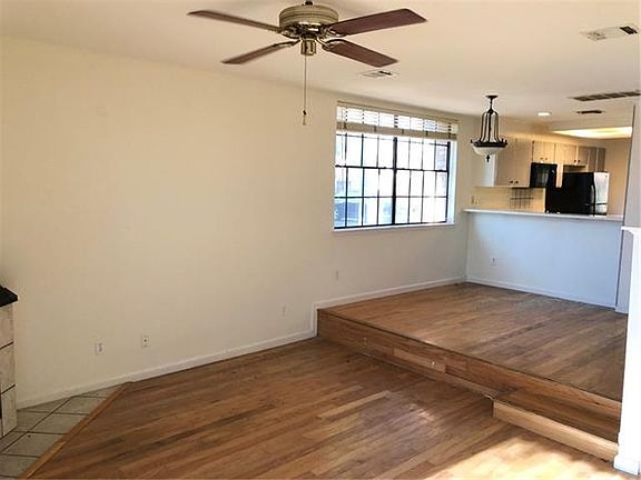 4th image of 7122 Wood Hollow Dr APT 3