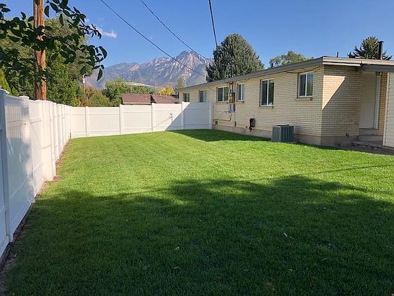 2nd image of 1009 E Sagehill Dr