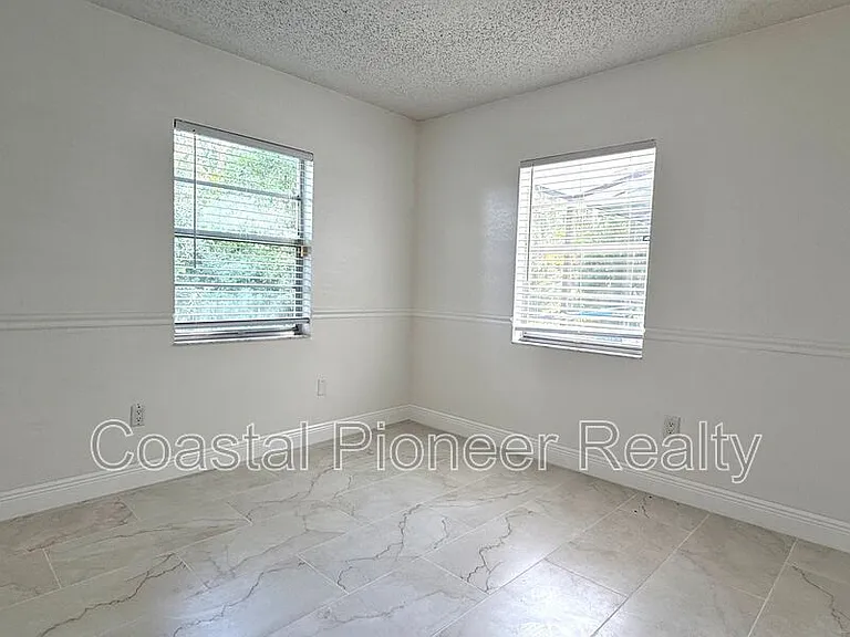 18306 Crawley Rd — Photo 25